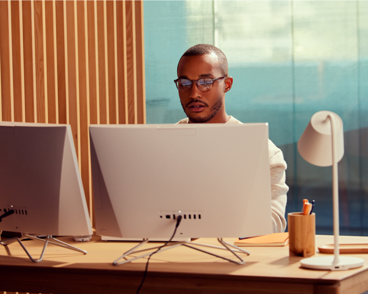 Man using a computer